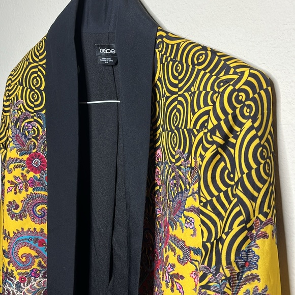 Women’s Bebe Blazer - Picture 5 of 6